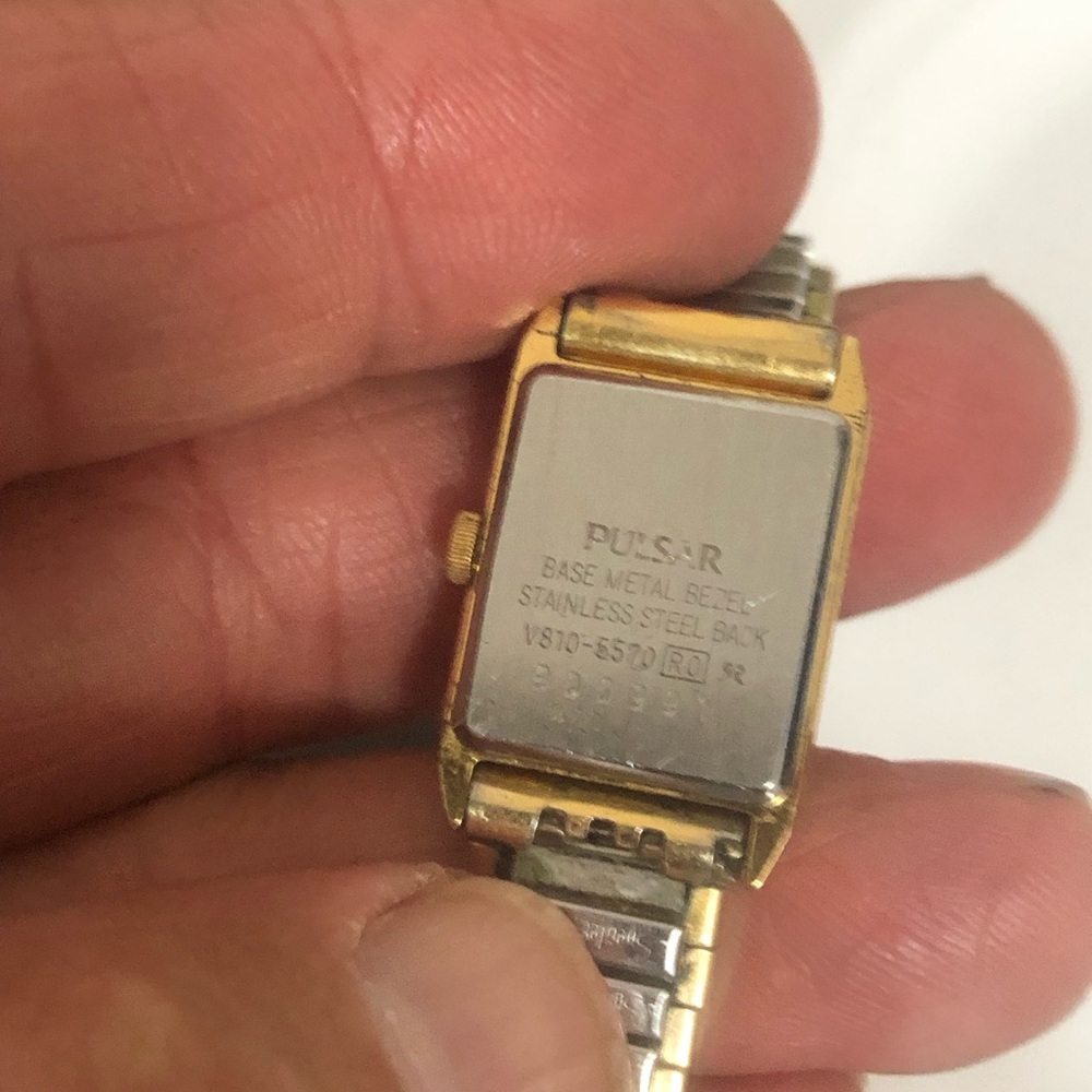 Pulsar Gold Rectangular Face Watch - image 4